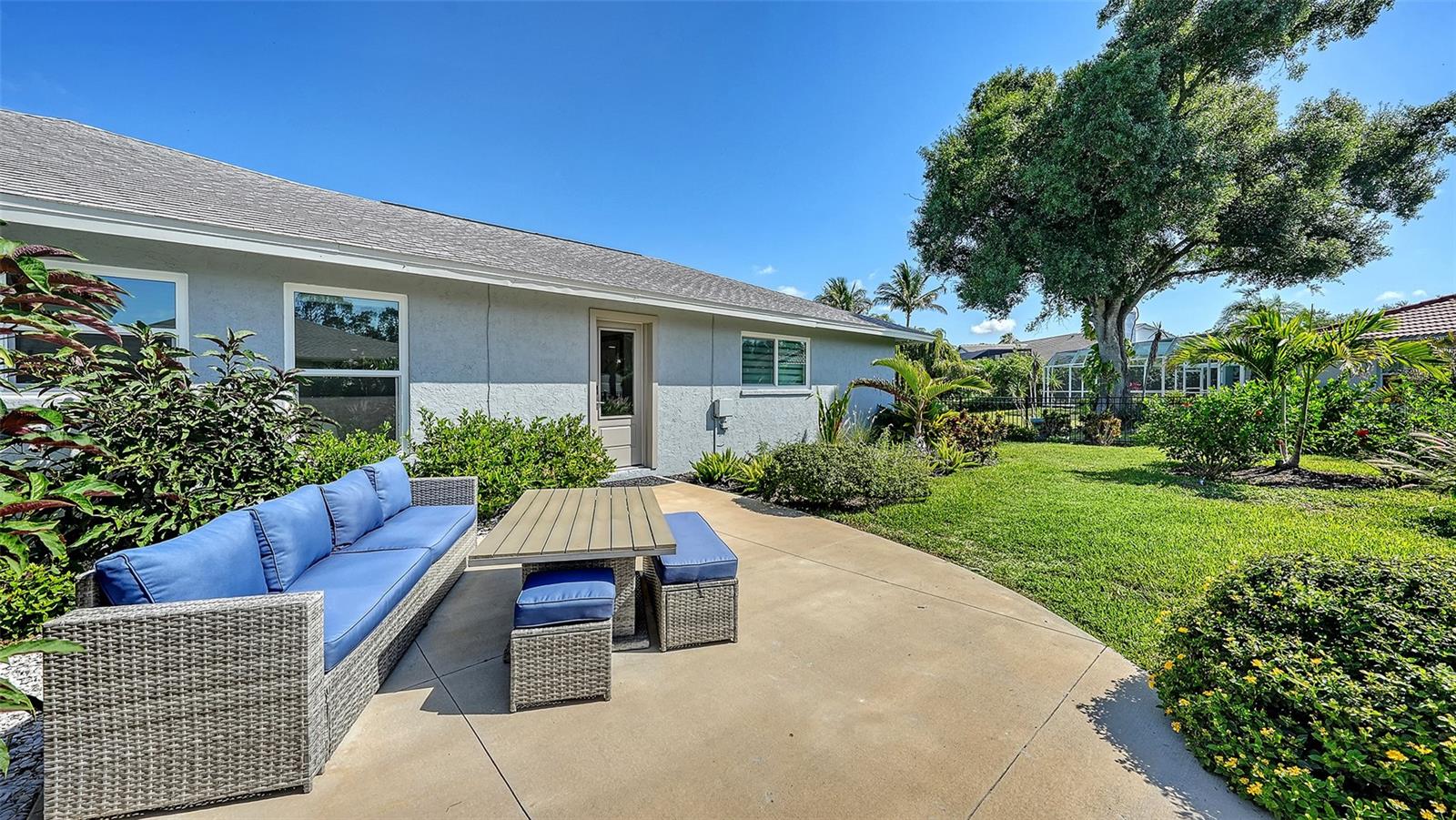 PALM AIRE / COUNTRY LAKES - Residential