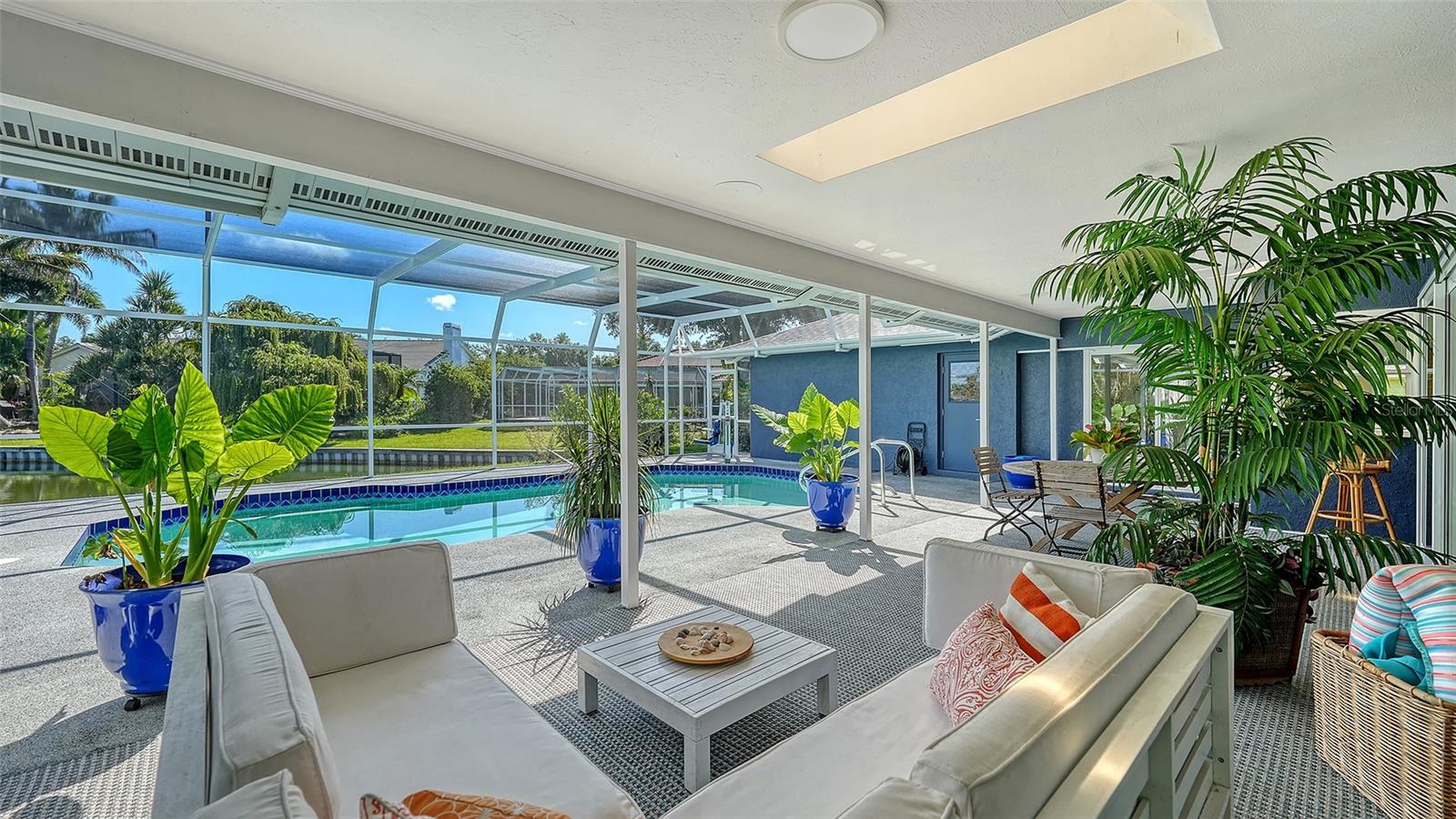 PALM AIRE / COUNTRY LAKES - Residential