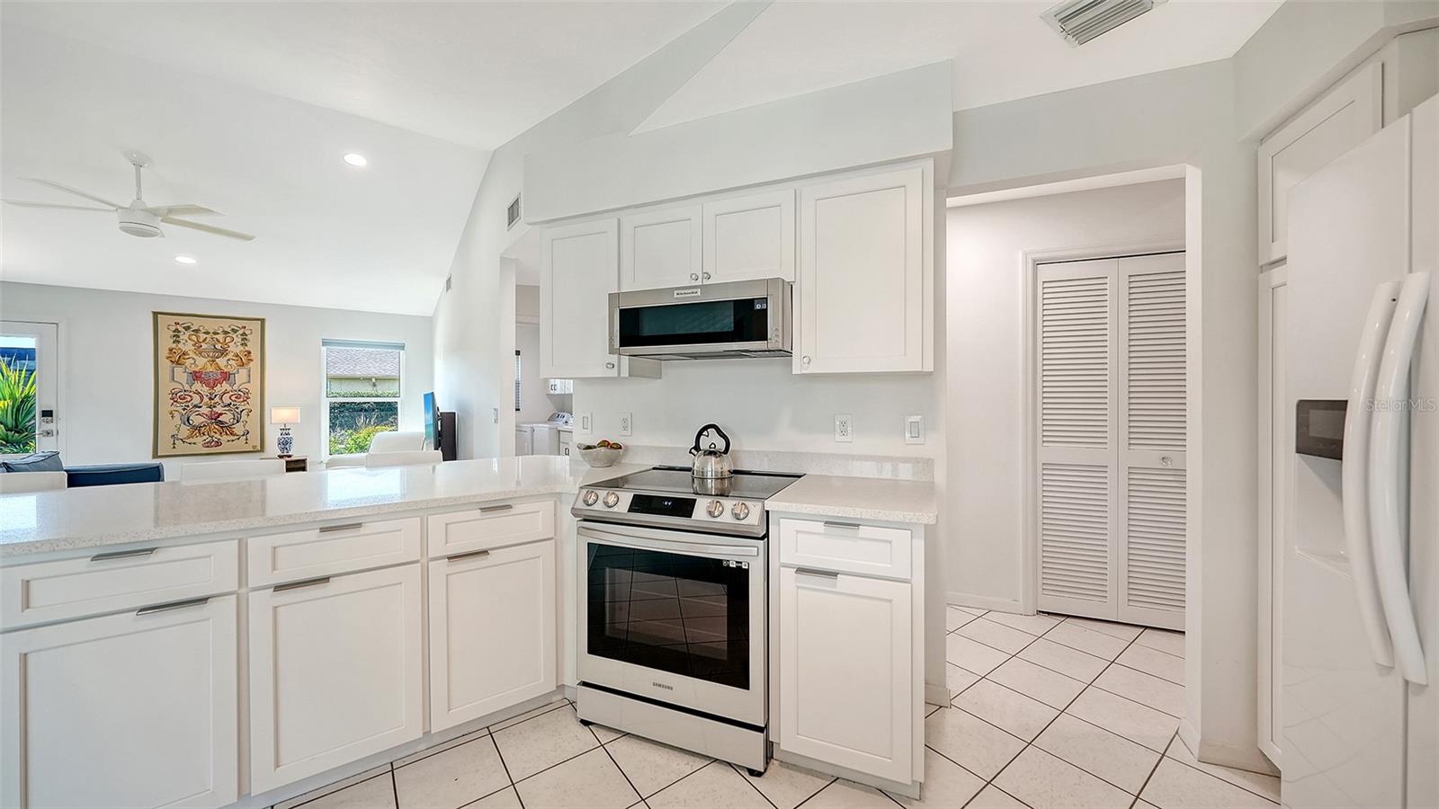PALM AIRE / COUNTRY LAKES - Residential