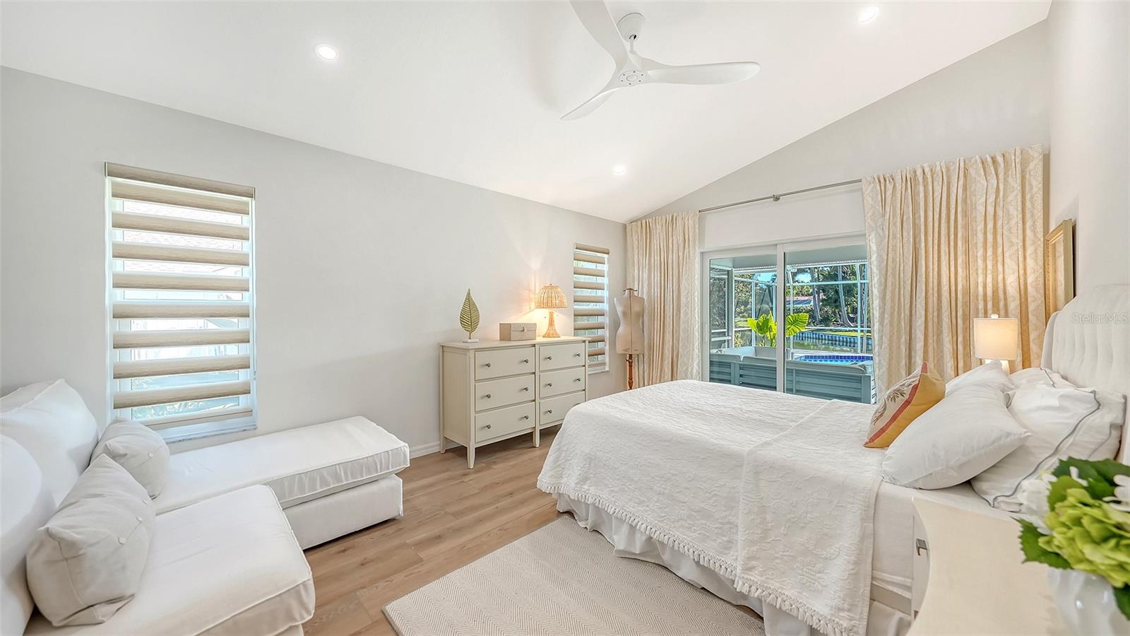PALM AIRE / COUNTRY LAKES - Residential