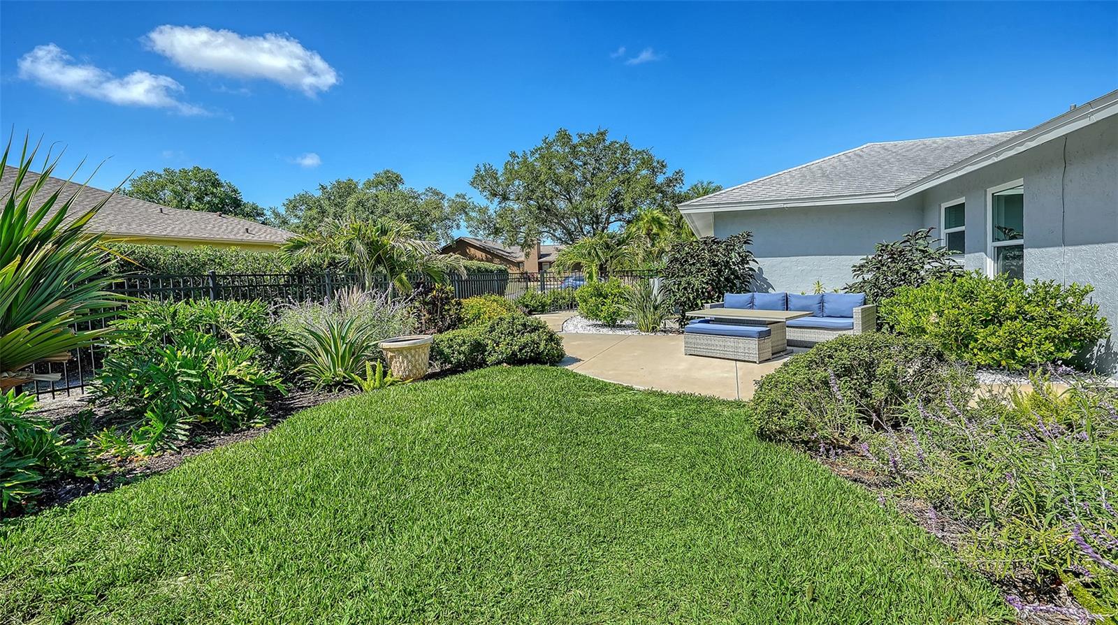 PALM AIRE / COUNTRY LAKES - Residential