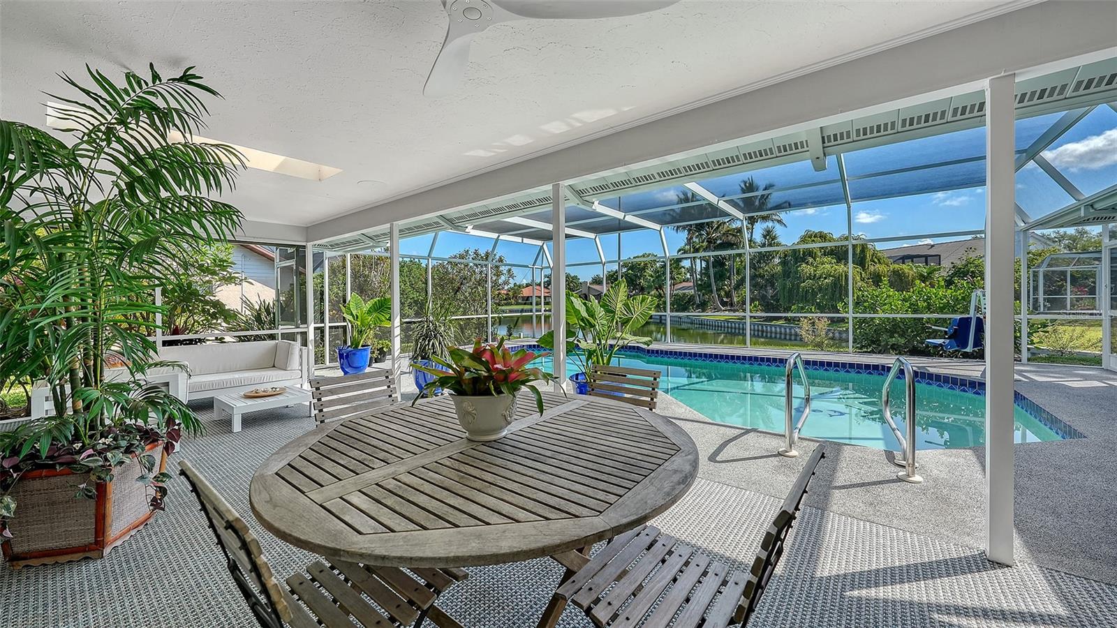 PALM AIRE / COUNTRY LAKES - Residential