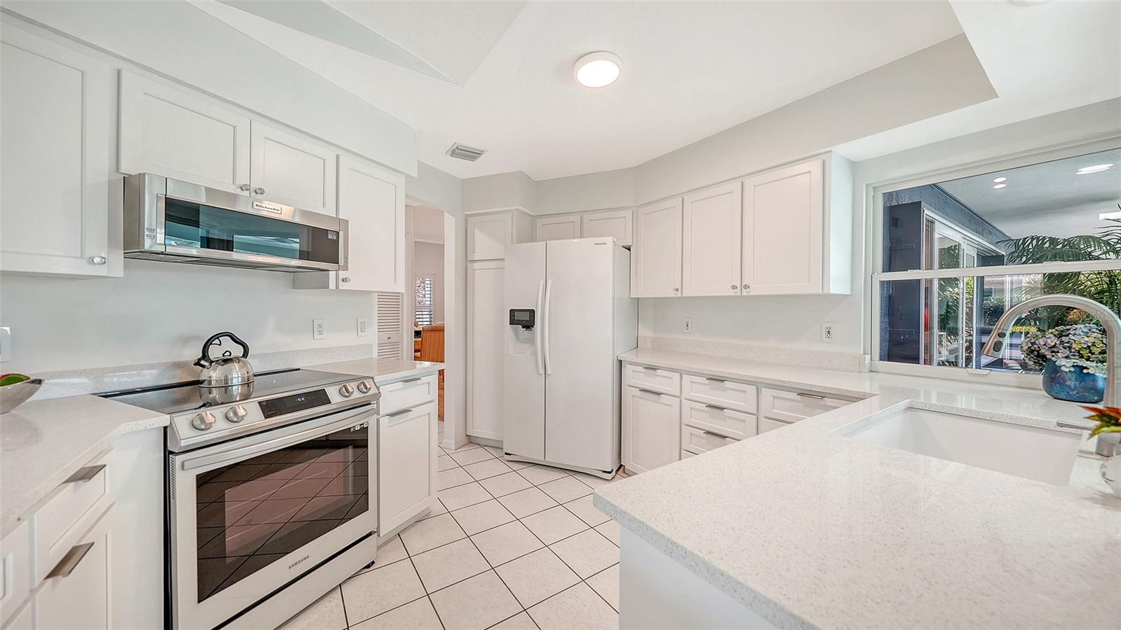PALM AIRE / COUNTRY LAKES - Residential