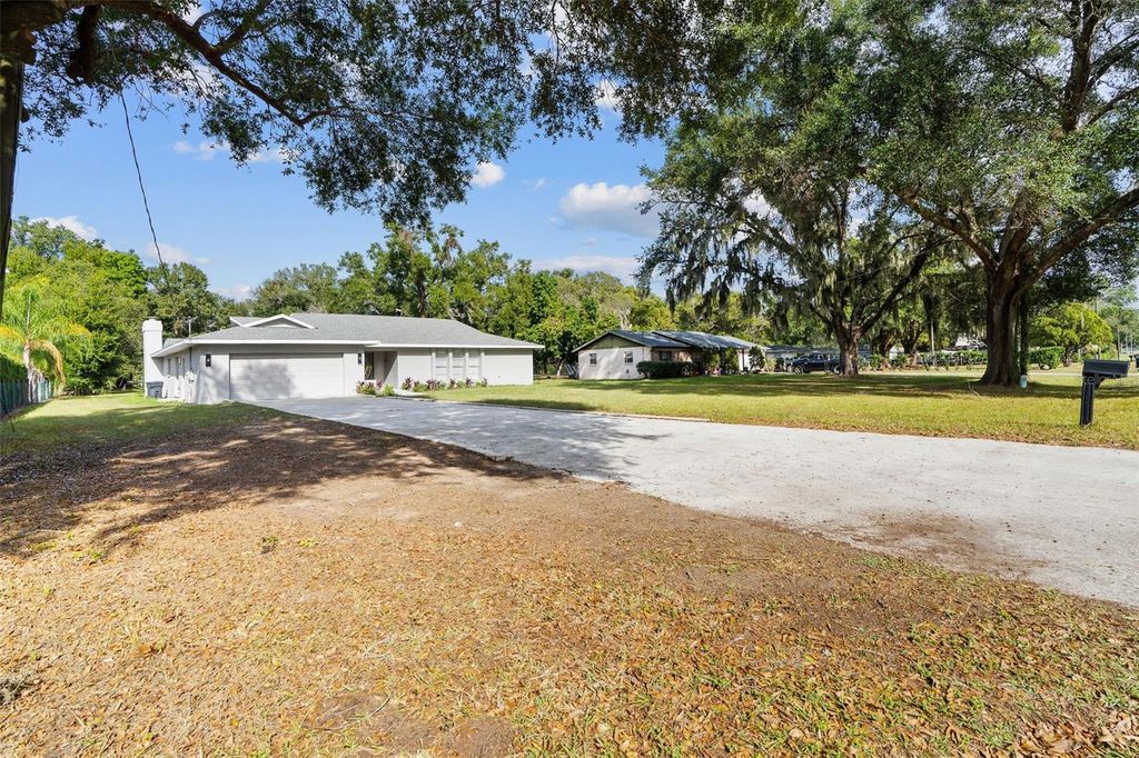 Photo of 1106 Hummingbird Lane, Brandon, FL 33511 (MLS # TB8455071)