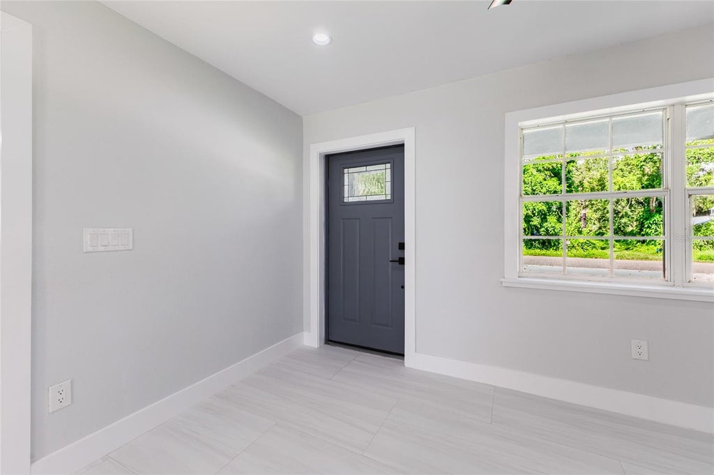 Photo of 639 Hand Avenue, Sarasota, FL 34232 (MLS # A4704498)