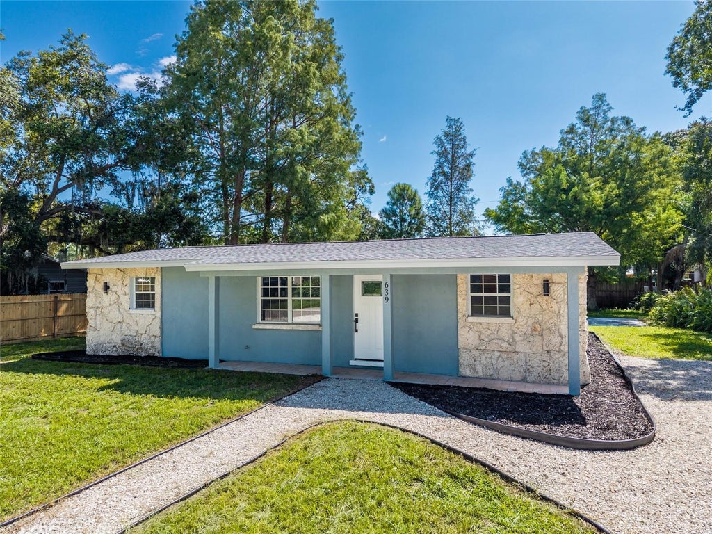 Photo of 639 Hand Avenue, Sarasota, FL 34232 (MLS # A4704498)