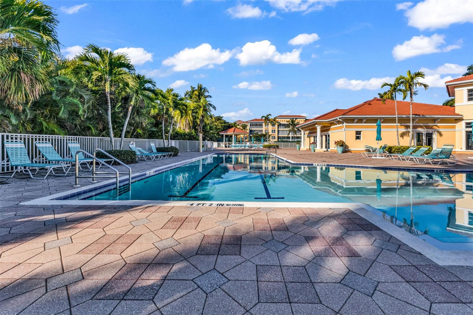 FOUNTAIN COURT BLDG 02 - Residential