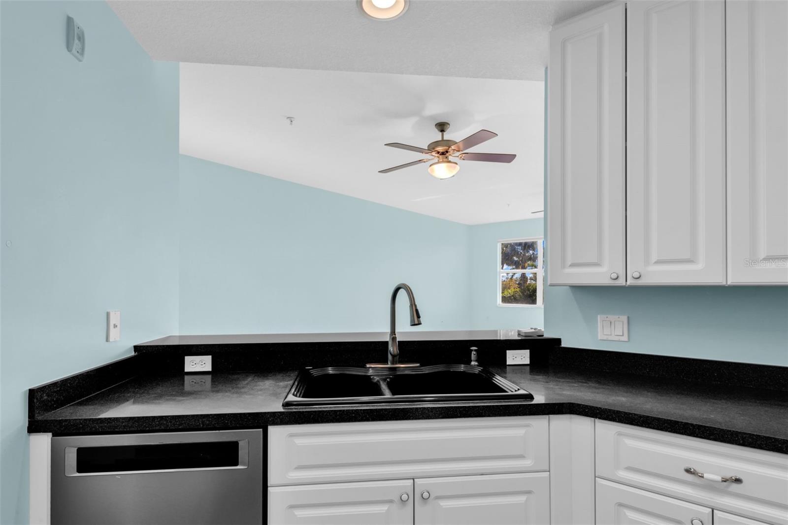 FOUNTAIN COURT BLDG 02 - Residential