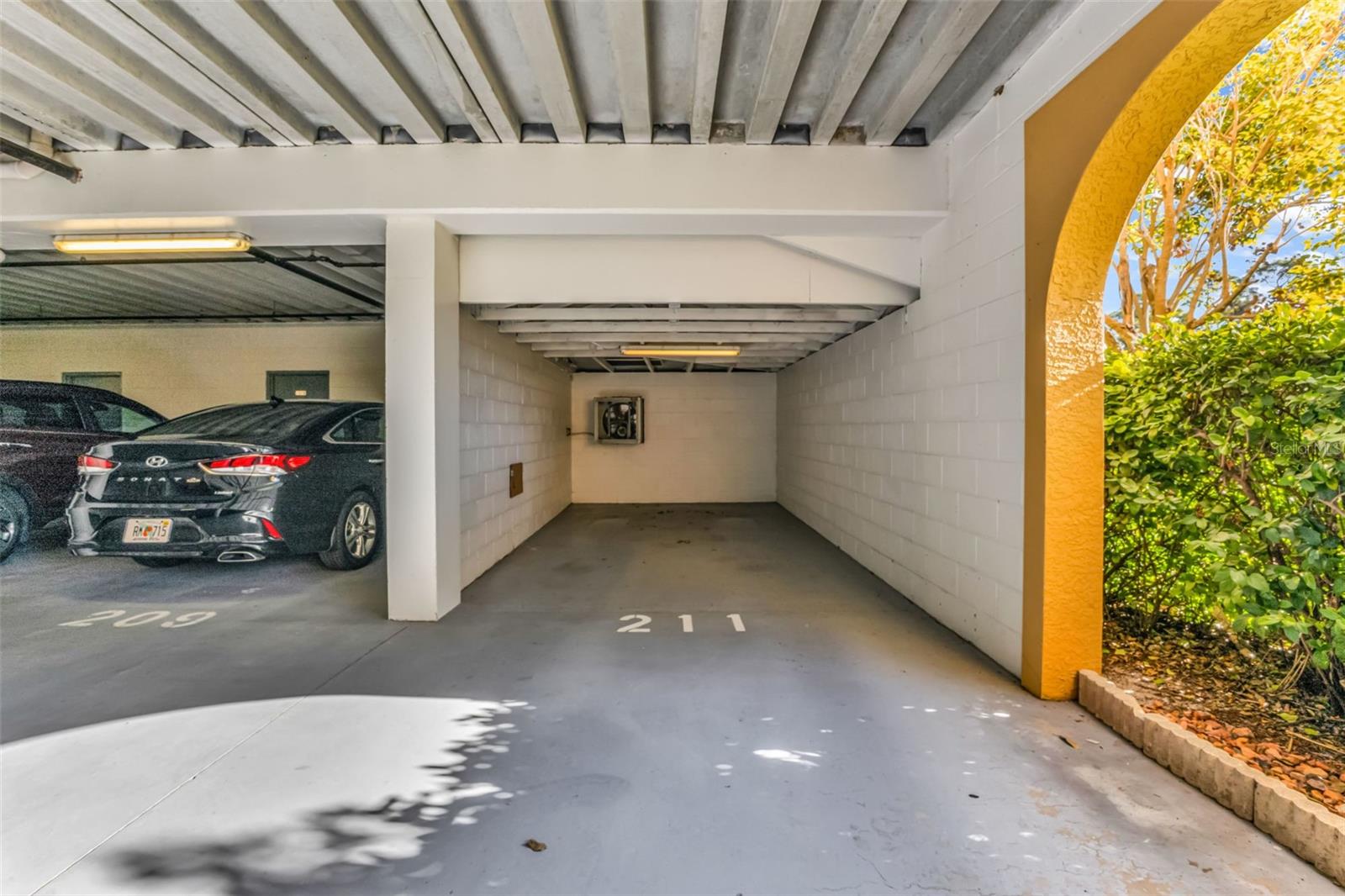 FOUNTAIN COURT BLDG 02 - Residential