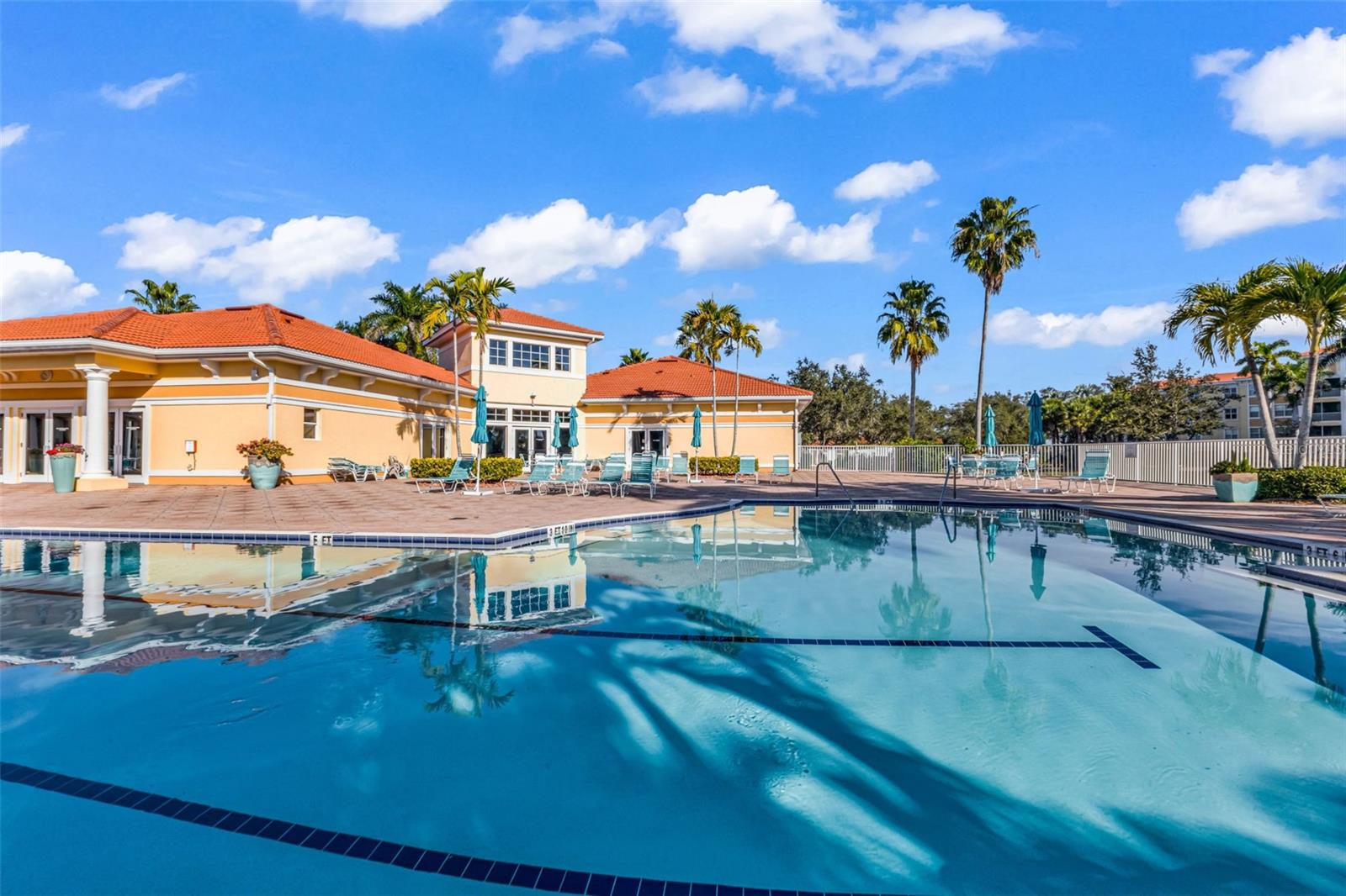 FOUNTAIN COURT BLDG 02 - Residential