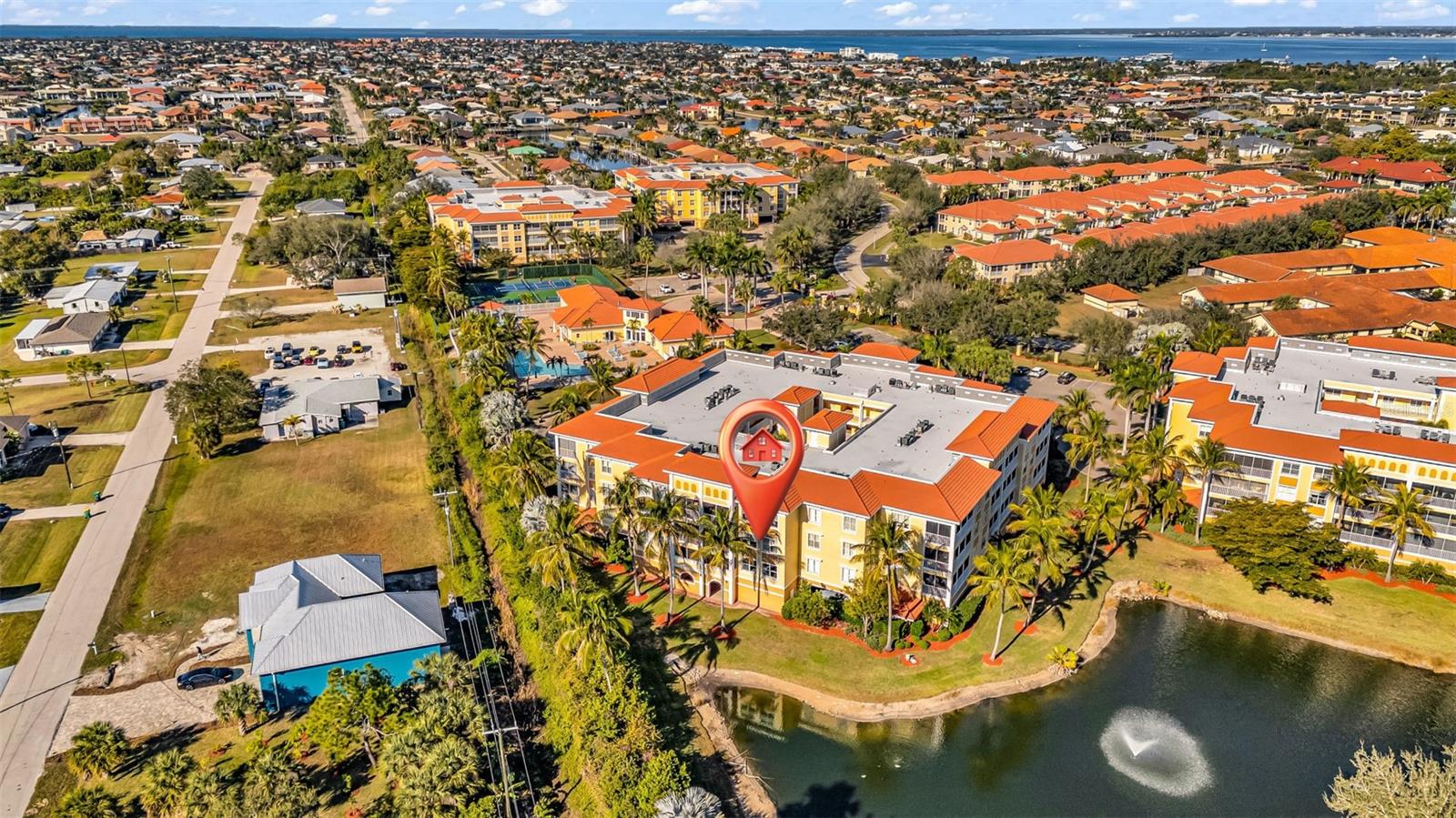 FOUNTAIN COURT BLDG 02 - Residential