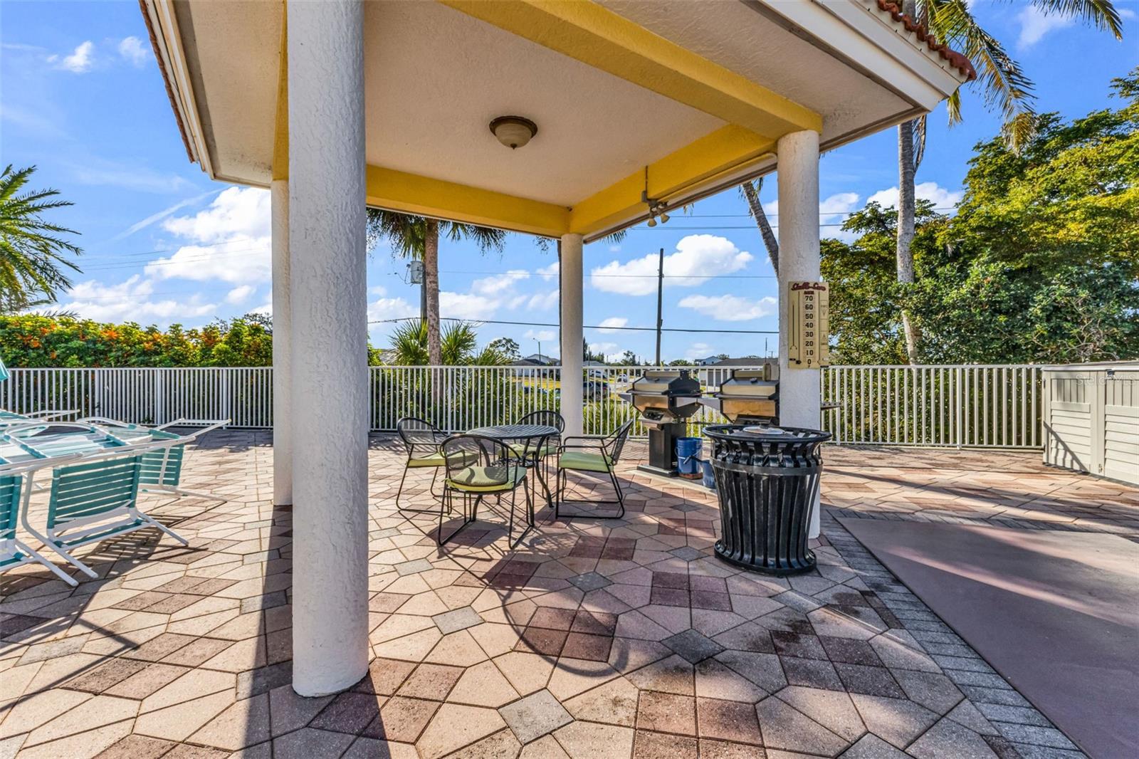 FOUNTAIN COURT BLDG 02 - Residential