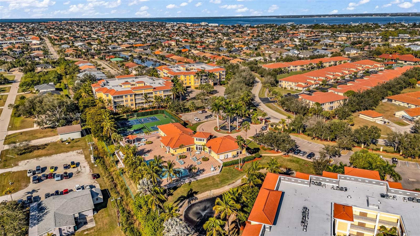 FOUNTAIN COURT BLDG 02 - Residential