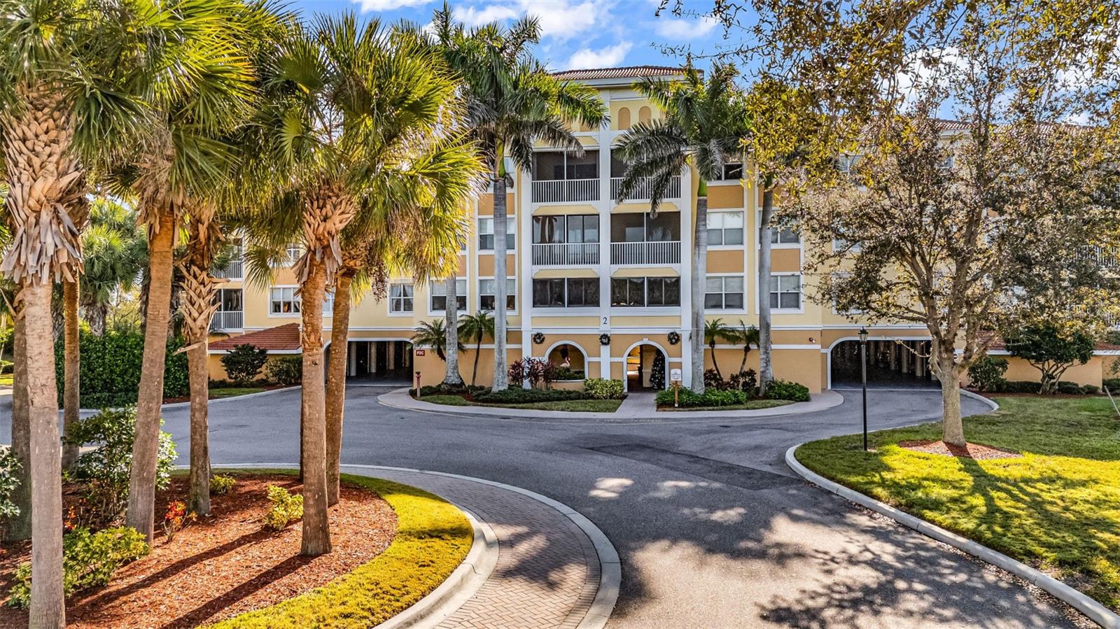 FOUNTAIN COURT BLDG 02 - Residential