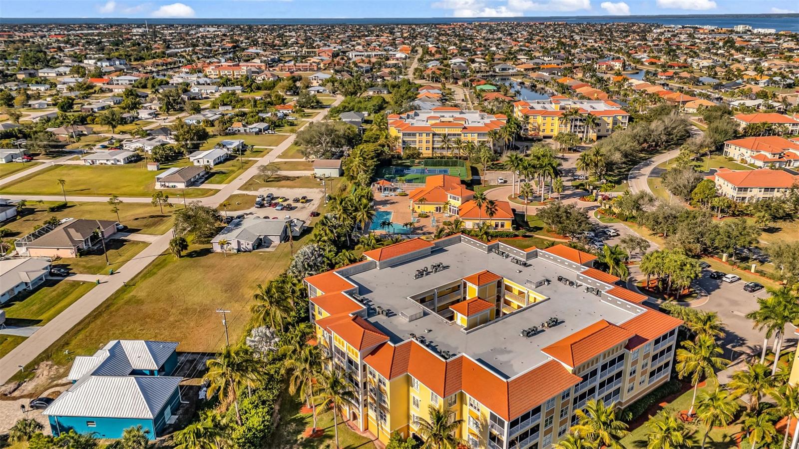 FOUNTAIN COURT BLDG 02 - Residential