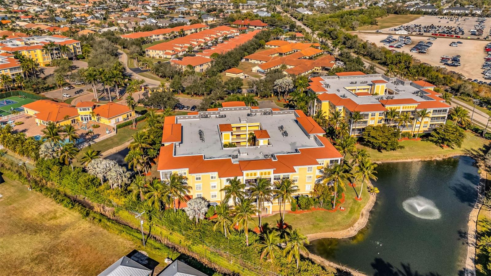 FOUNTAIN COURT BLDG 02 - Residential