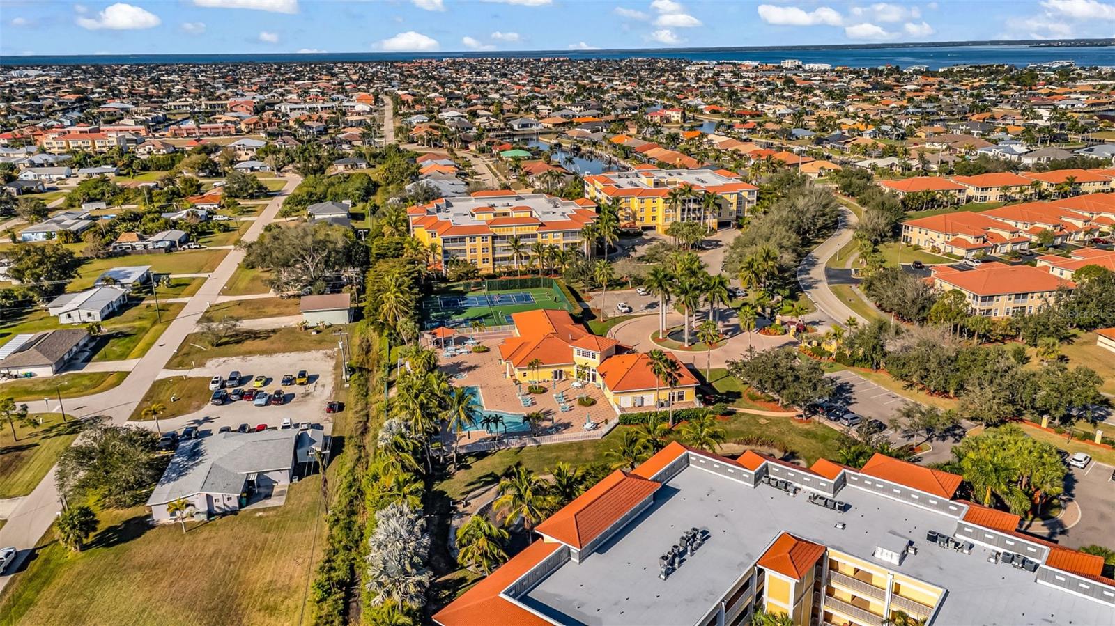 FOUNTAIN COURT BLDG 02 - Residential