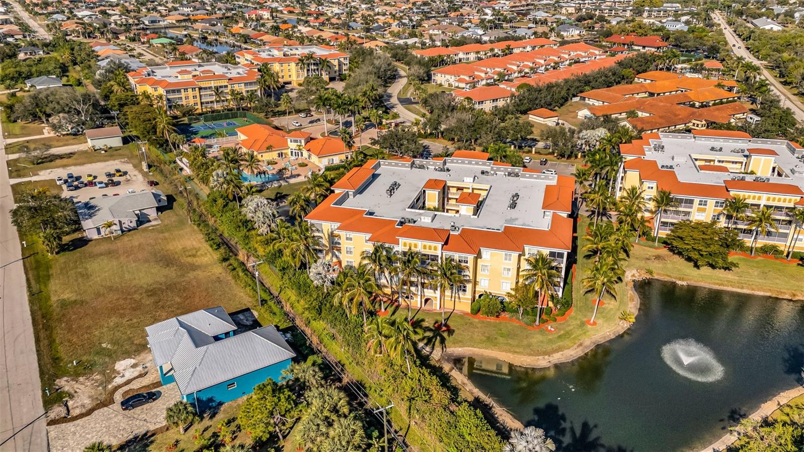 FOUNTAIN COURT BLDG 02 - Residential