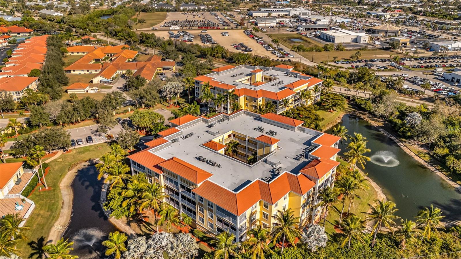 FOUNTAIN COURT BLDG 02 - Residential