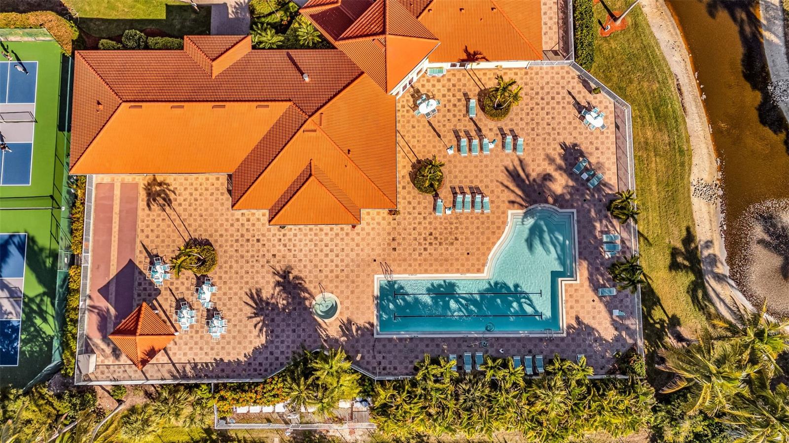 FOUNTAIN COURT BLDG 02 - Residential