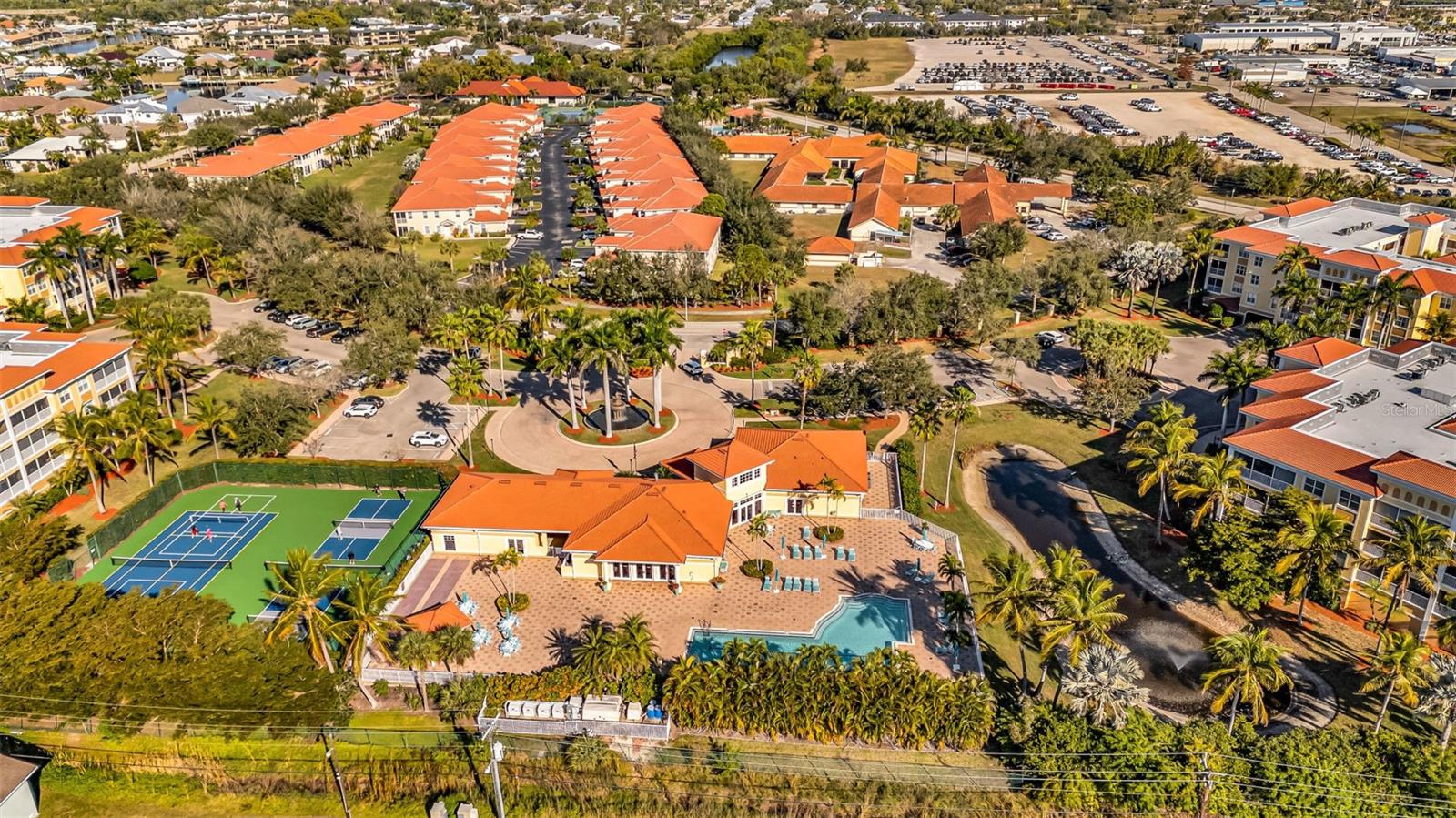 FOUNTAIN COURT BLDG 02 - Residential