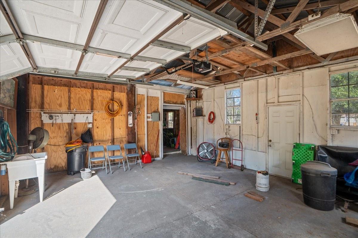 MEADOW BROOK RANCHES - Residential