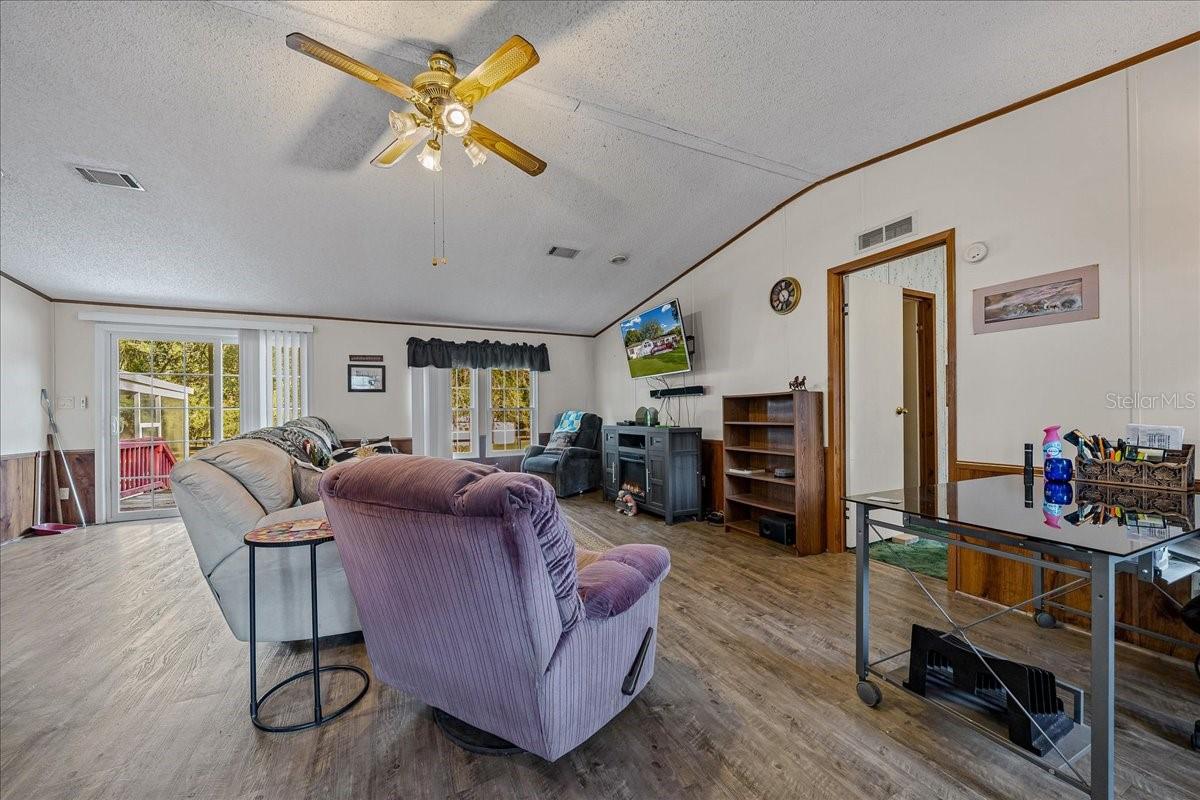 MEADOW BROOK RANCHES - Residential