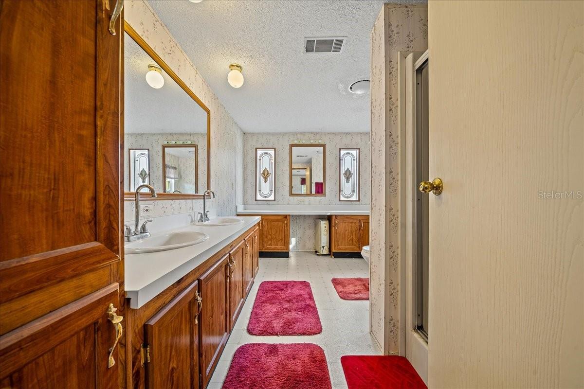 MEADOW BROOK RANCHES - Residential