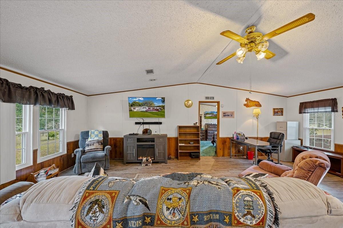 MEADOW BROOK RANCHES - Residential