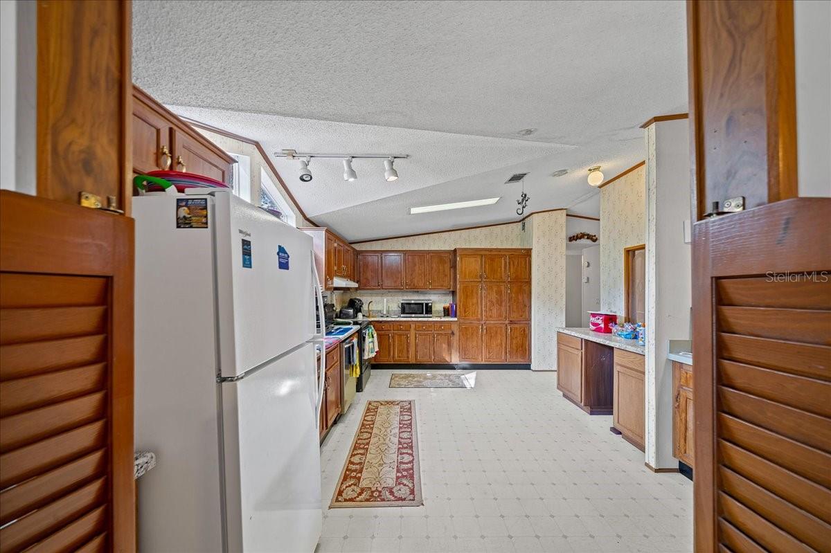 MEADOW BROOK RANCHES - Residential