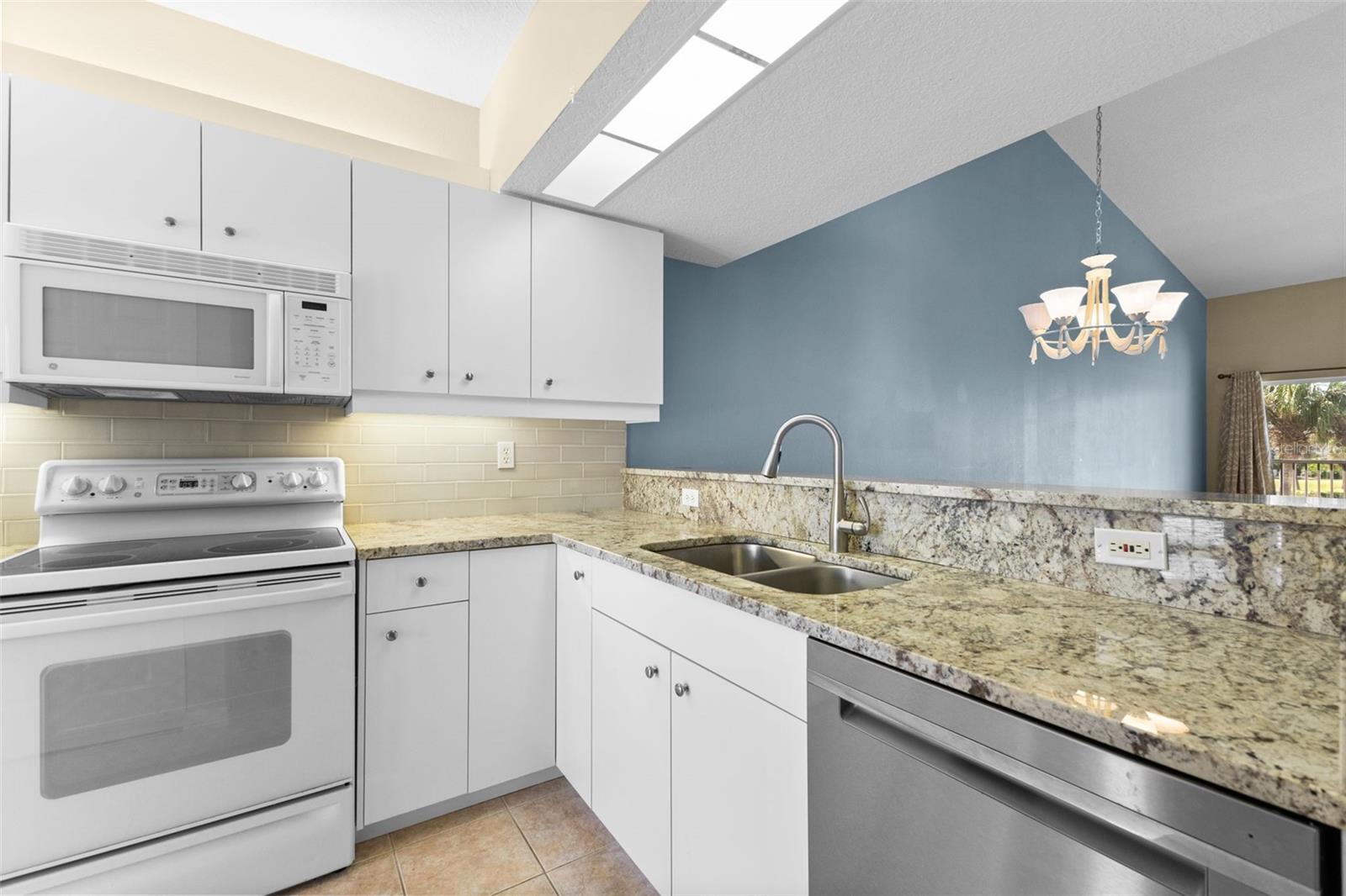 GARDENS VI/WATERSIDE VILLAGE - Residential