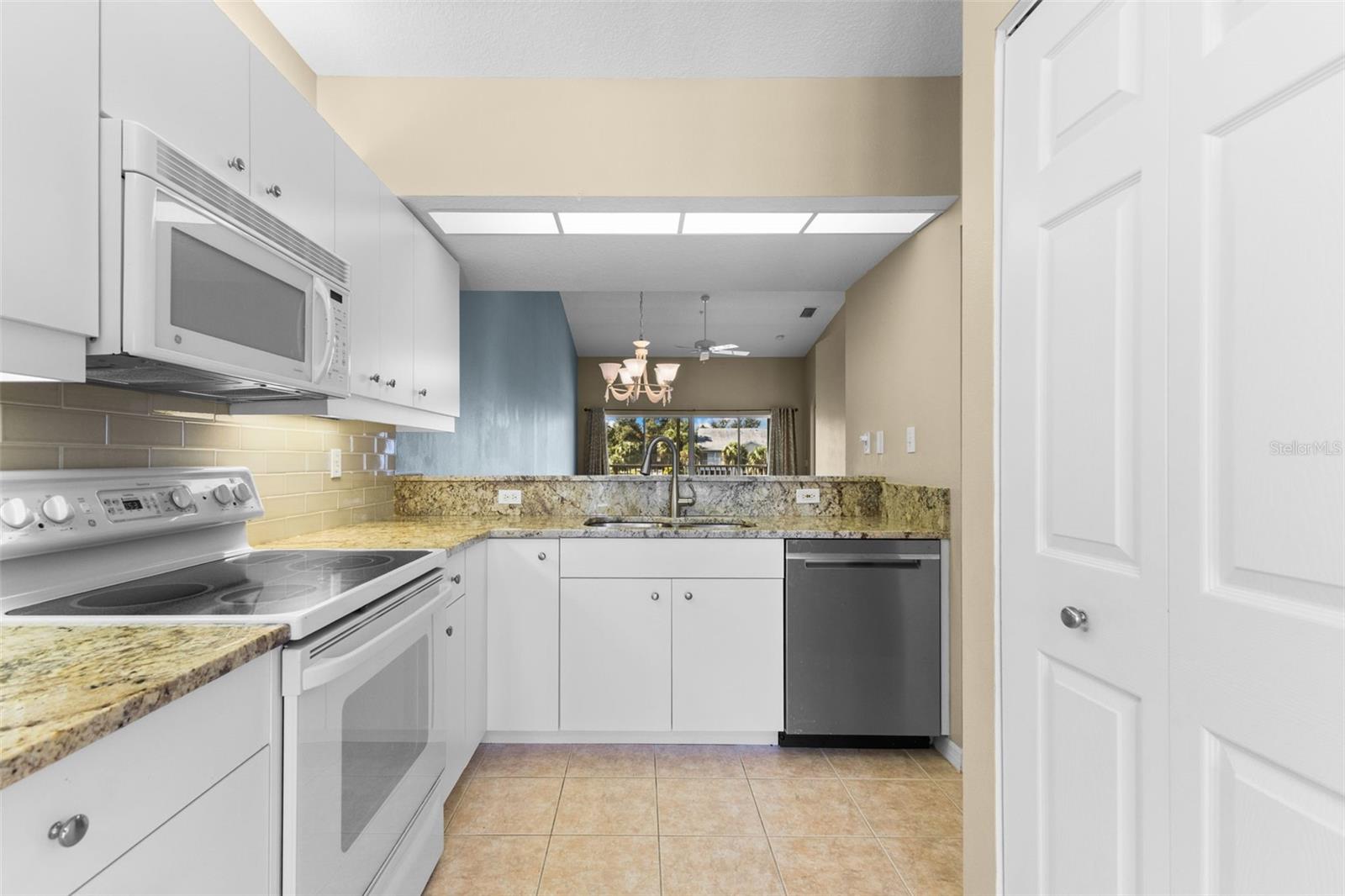 GARDENS VI/WATERSIDE VILLAGE - Residential