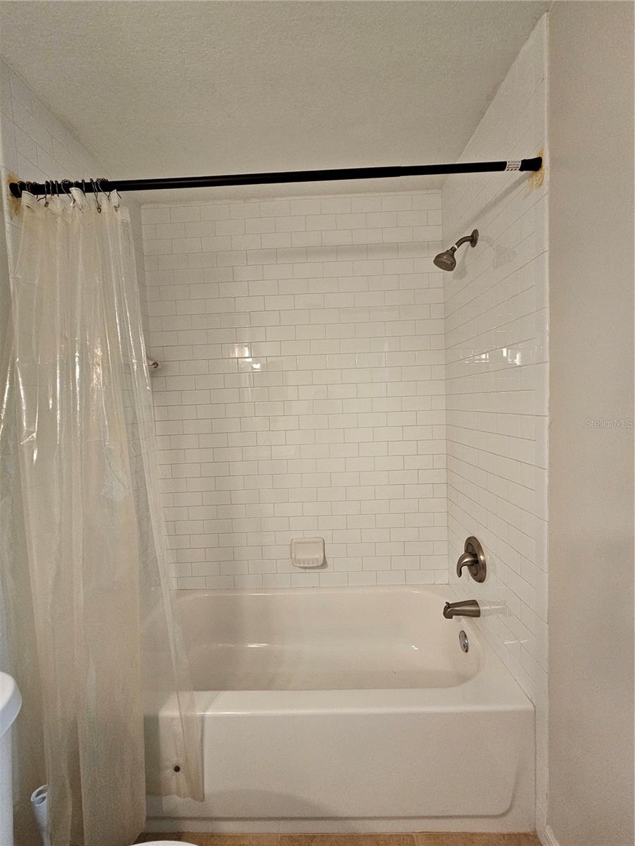 THE HAMPTONS AT BRANDON A CONDO - Residential Lease