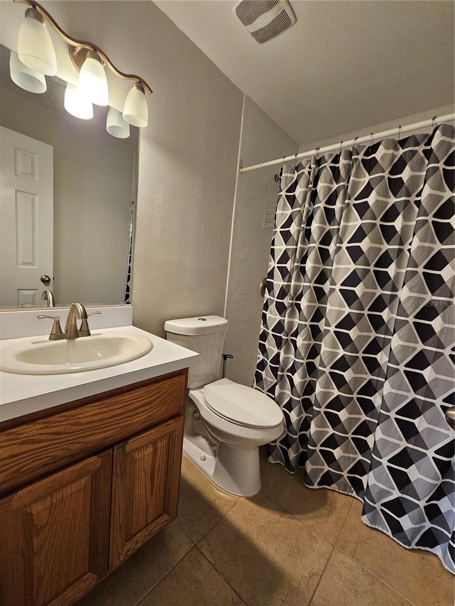 THE HAMPTONS AT BRANDON A CONDO - Residential Lease