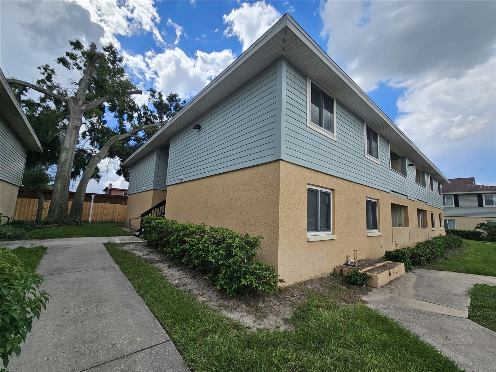 THE HAMPTONS AT BRANDON A CONDO - Residential Lease