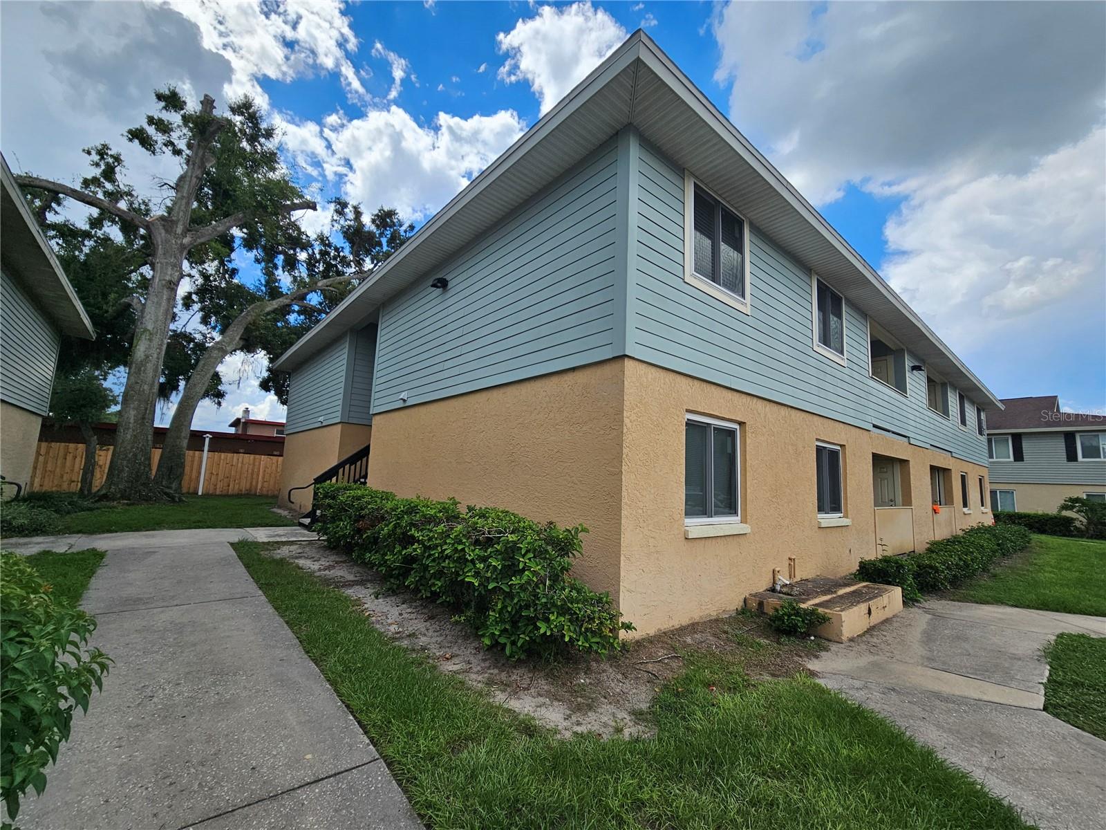 THE HAMPTONS AT BRANDON A CONDO - Residential Lease