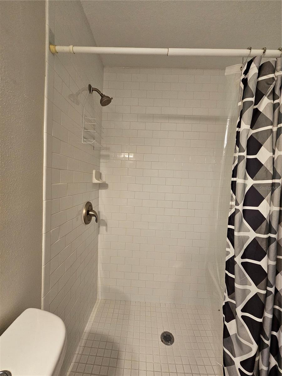 THE HAMPTONS AT BRANDON A CONDO - Residential Lease