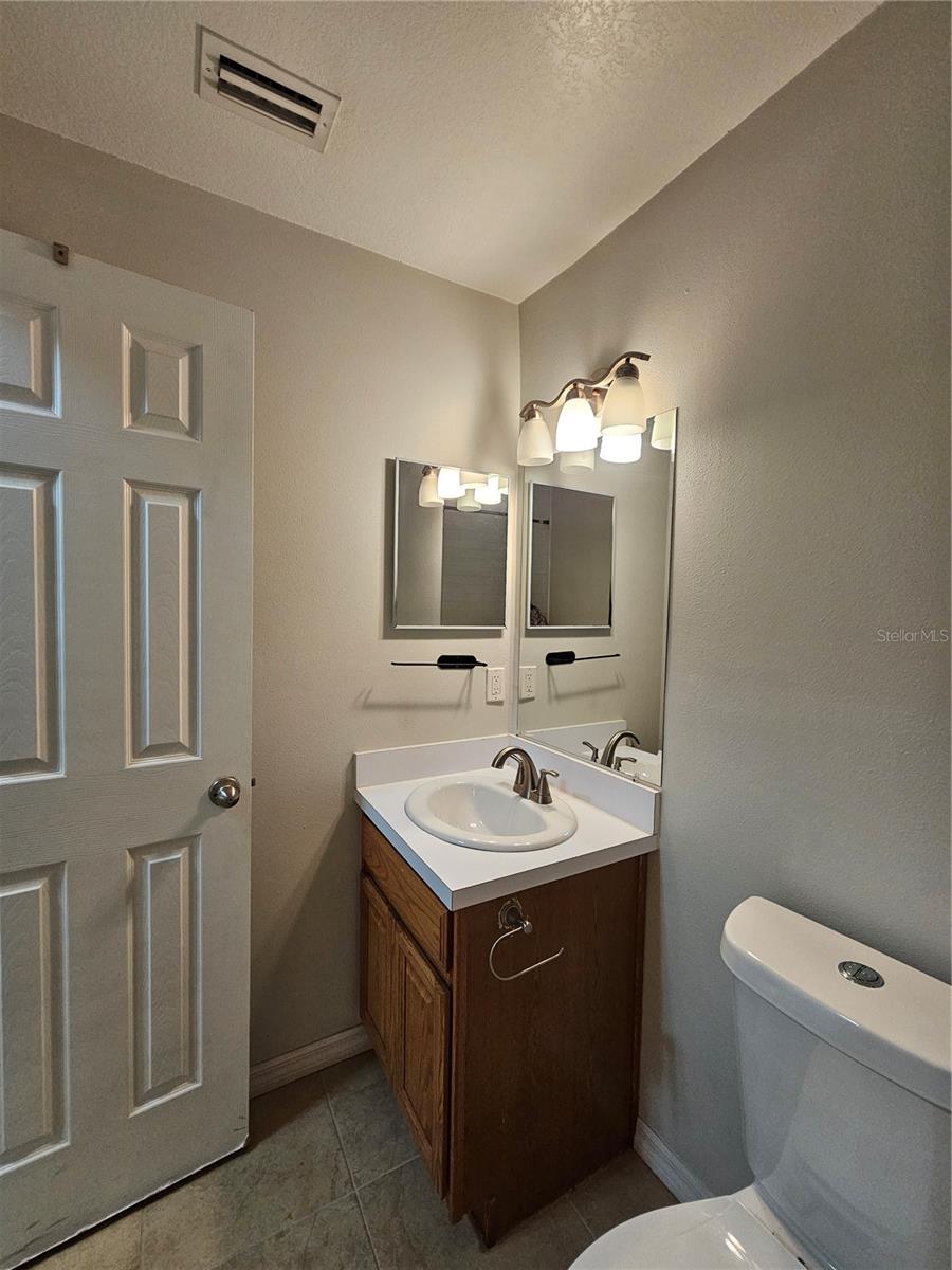 THE HAMPTONS AT BRANDON A CONDO - Residential Lease