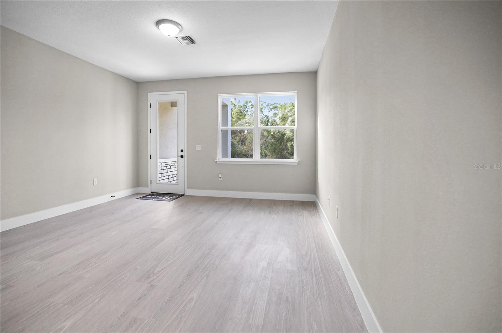 MARION OAKS UN 03 - Residential Income