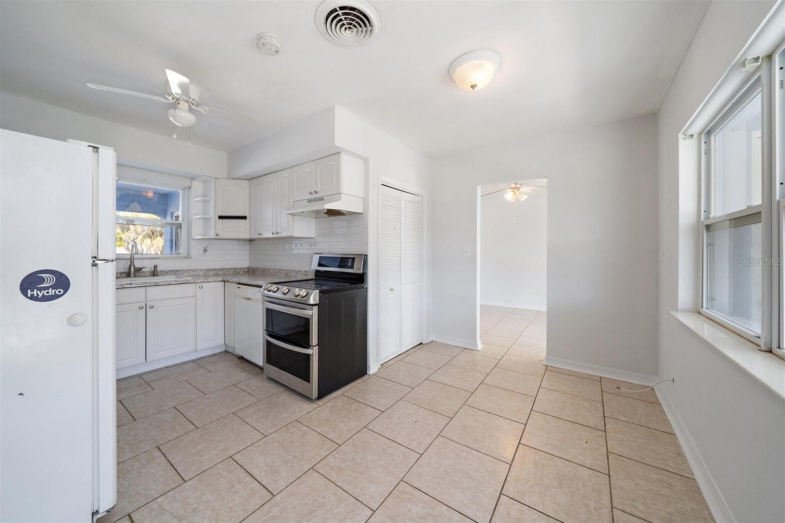 816 TANAGER ROAD, VENICE, FL, 34293 3 816 TANAGER ROAD