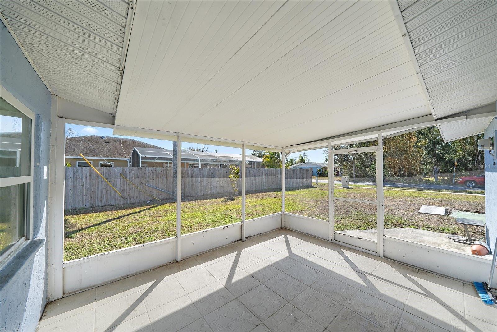 SOUTH VENICE - Residential