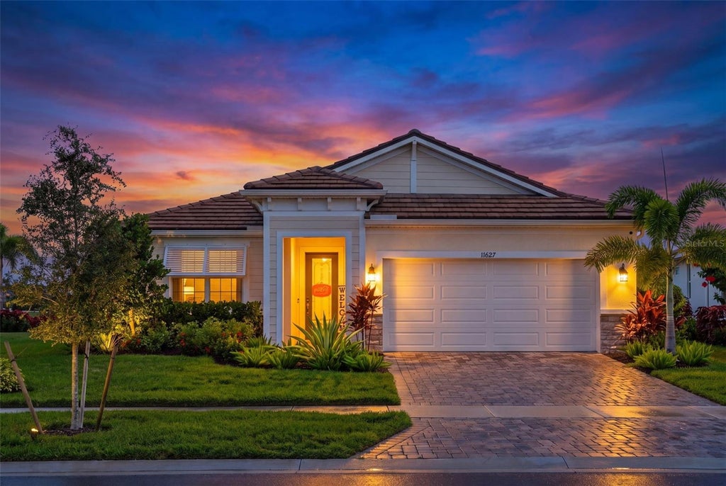 Photo of 11627 Myakka Blue Drive, Venice, FL 34293 (MLS # A4708381)
