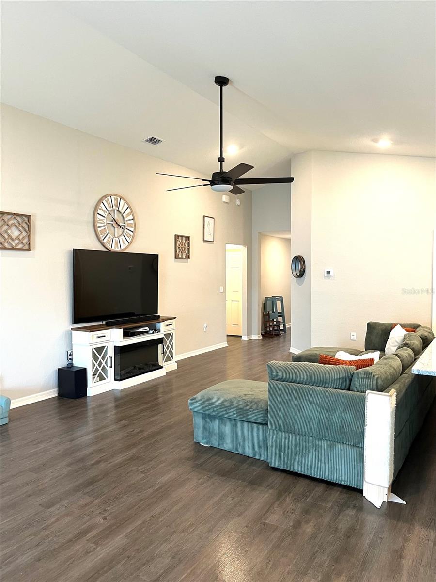 ENCLAVE/LK MYRTLE - Residential