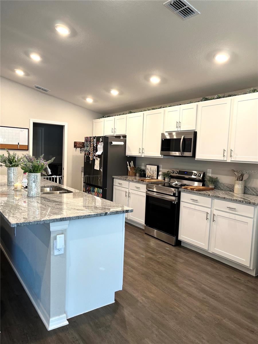 ENCLAVE/LK MYRTLE - Residential