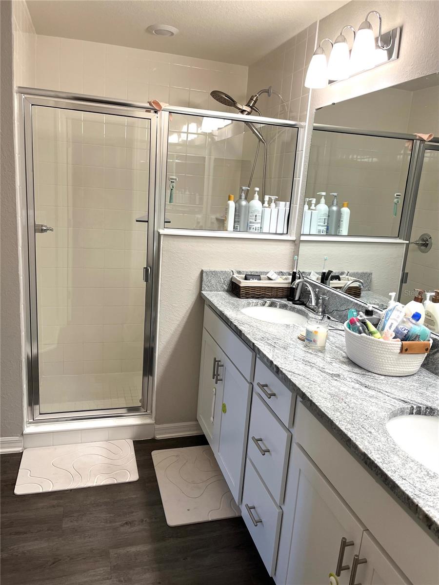 ENCLAVE/LK MYRTLE - Residential