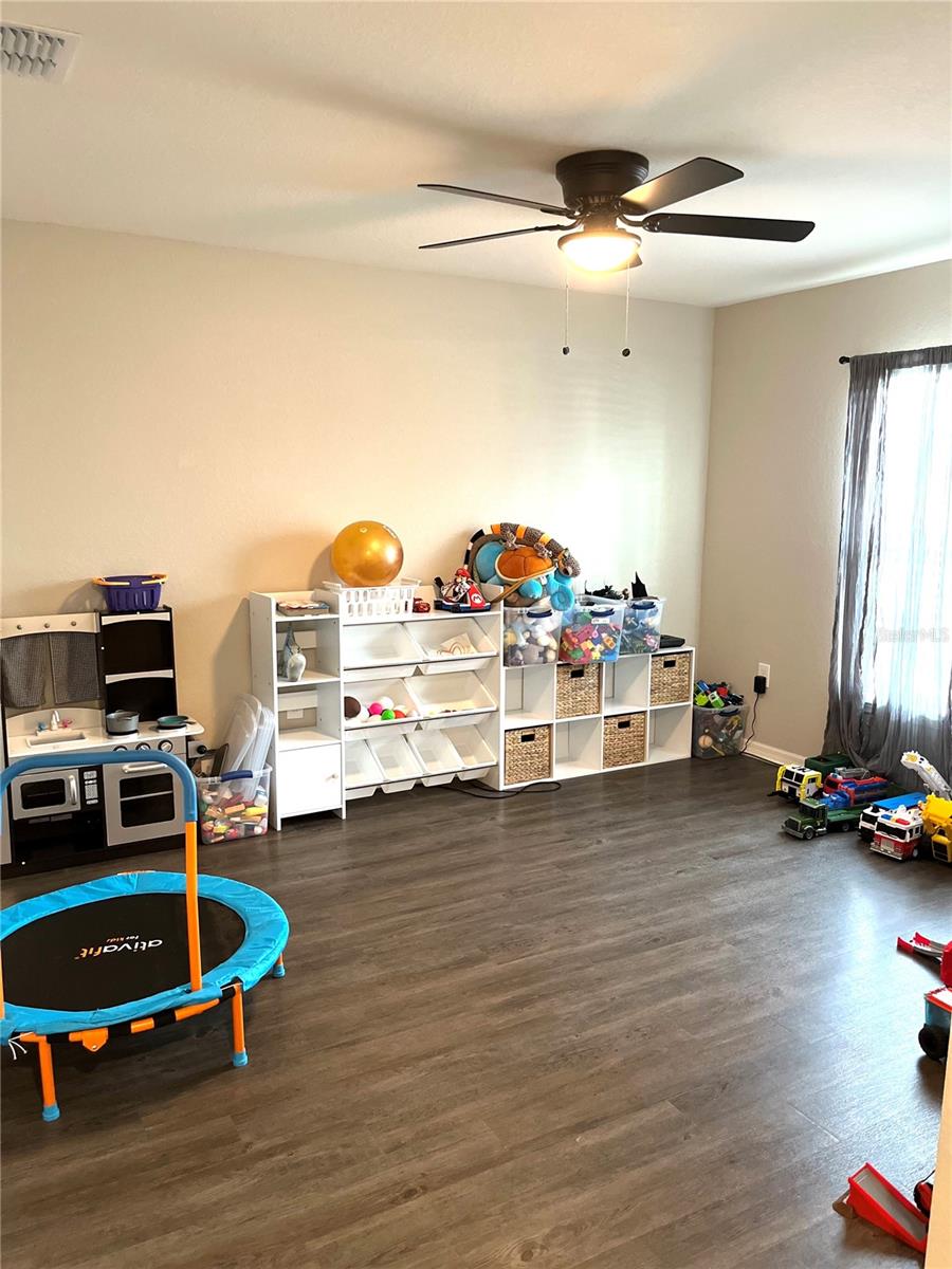 ENCLAVE/LK MYRTLE - Residential