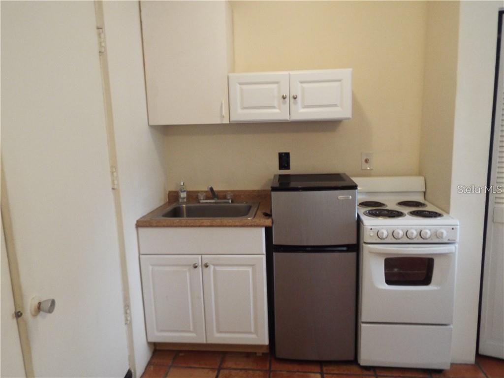 RHODES & HALE SUB - Residential Lease