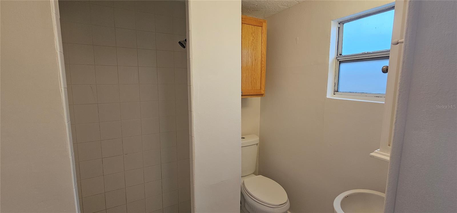 RHODES & HALE SUB - Residential Lease