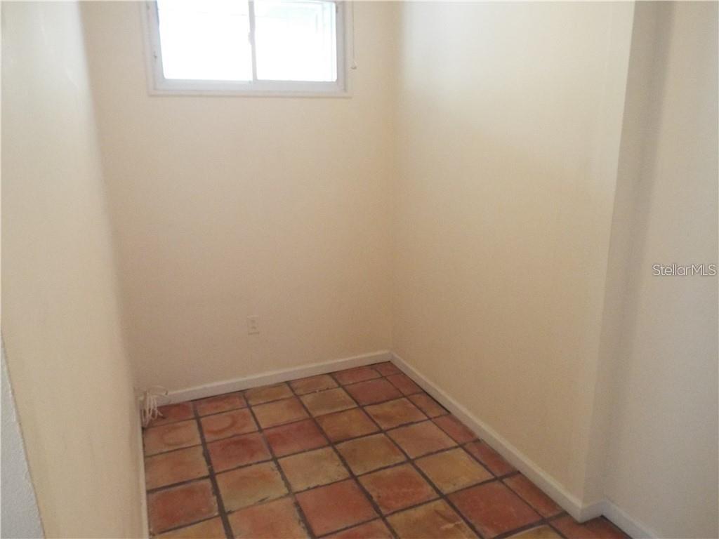 RHODES & HALE SUB - Residential Lease