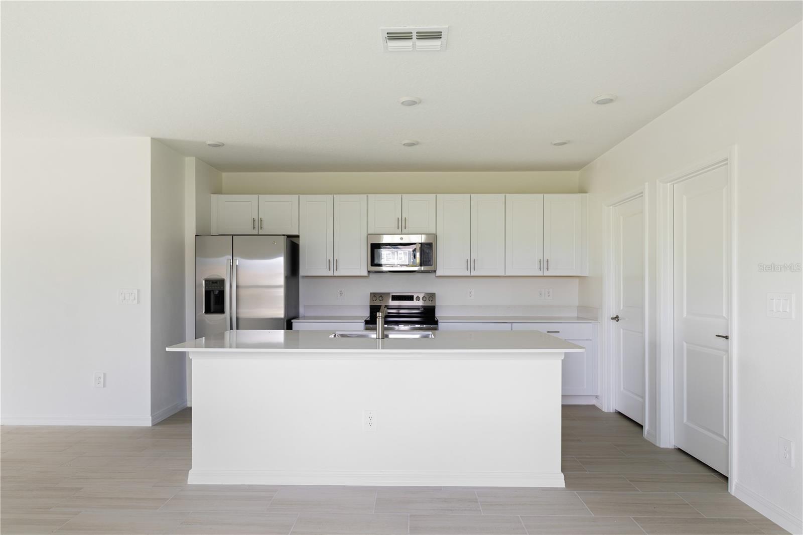 MIRADA PRCL 6 - Residential Lease